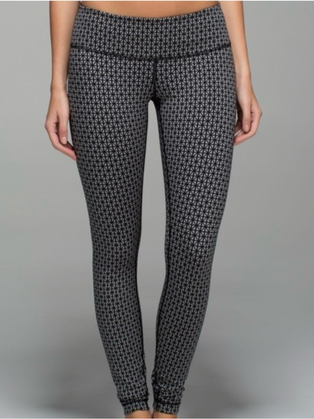 Lululemon Wunder Under leggings Sz 6